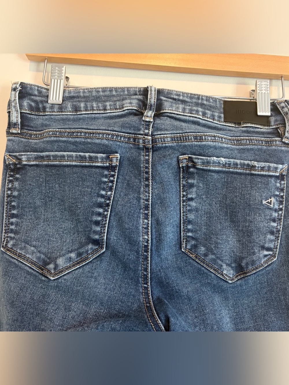 Hidden Happy Mid-Rise Medium Wash Distressed Cropped Flare Hem Jeans size 27 - Picture 7 of 12